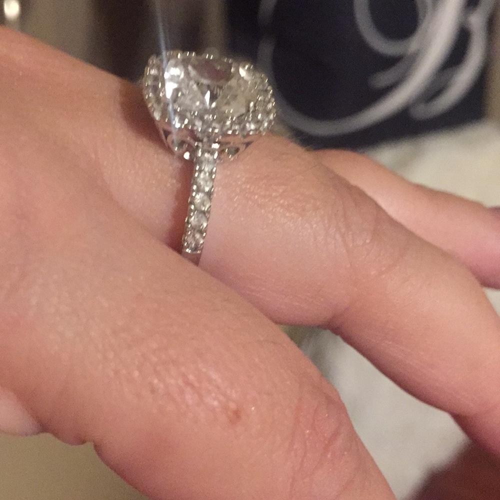 White sapphire ring - Picture 3 of 5